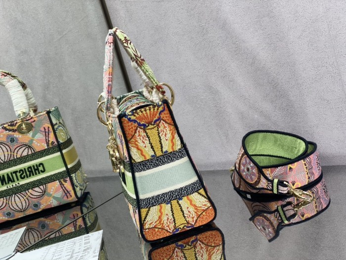 Handbag Dior size 24 cm