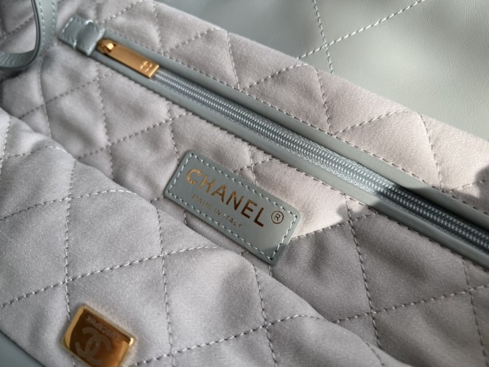 Handbag Chanel size 39cmx42cmx8 cm
