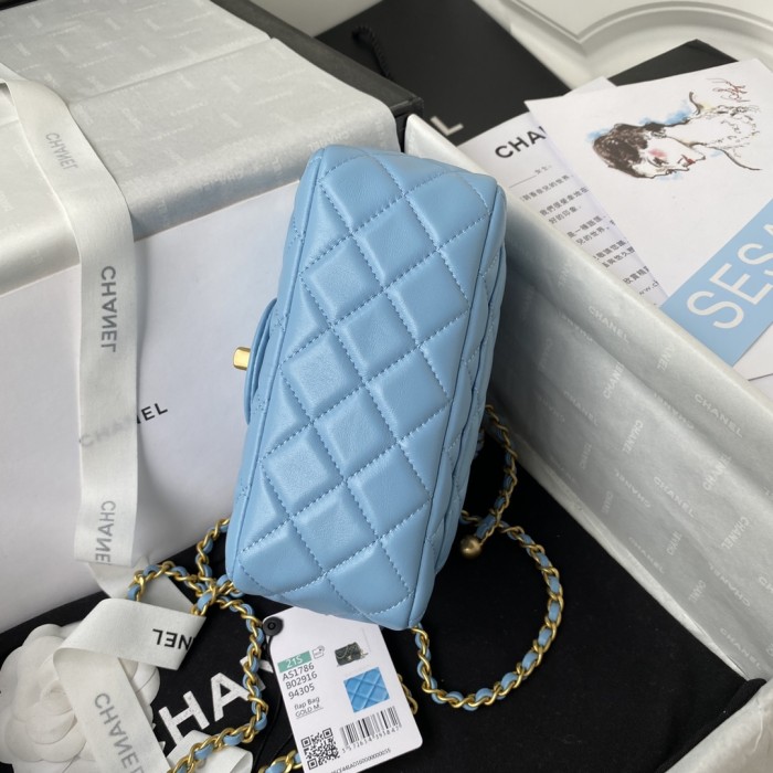 Handbag Chanel size 17 cm