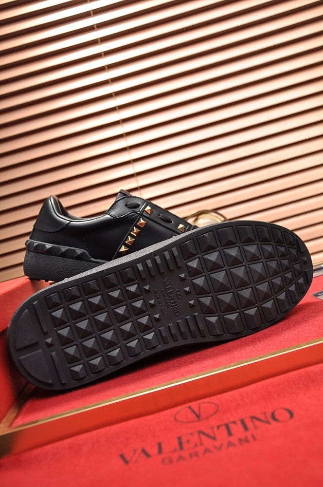Valentino Garavani Rockstud Untitled calfskin sneaker 13