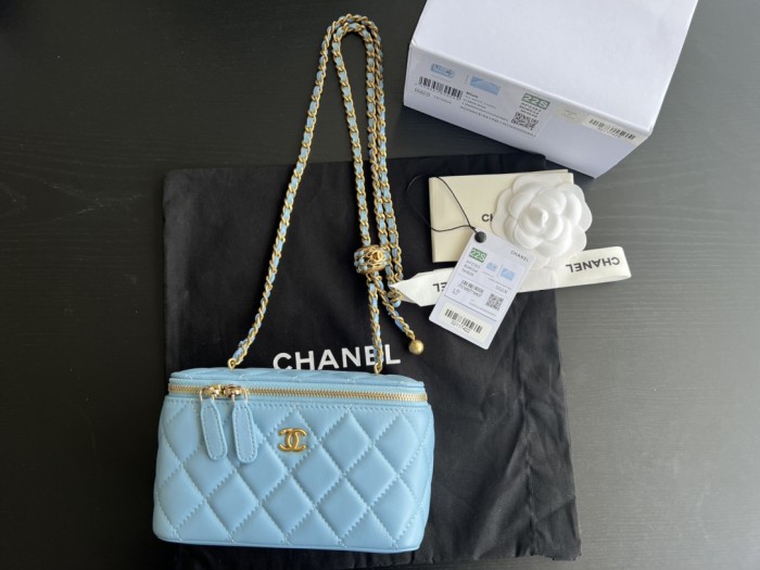Handbag Chanel AP2303 size 17cmx9.5cmx8 cm
