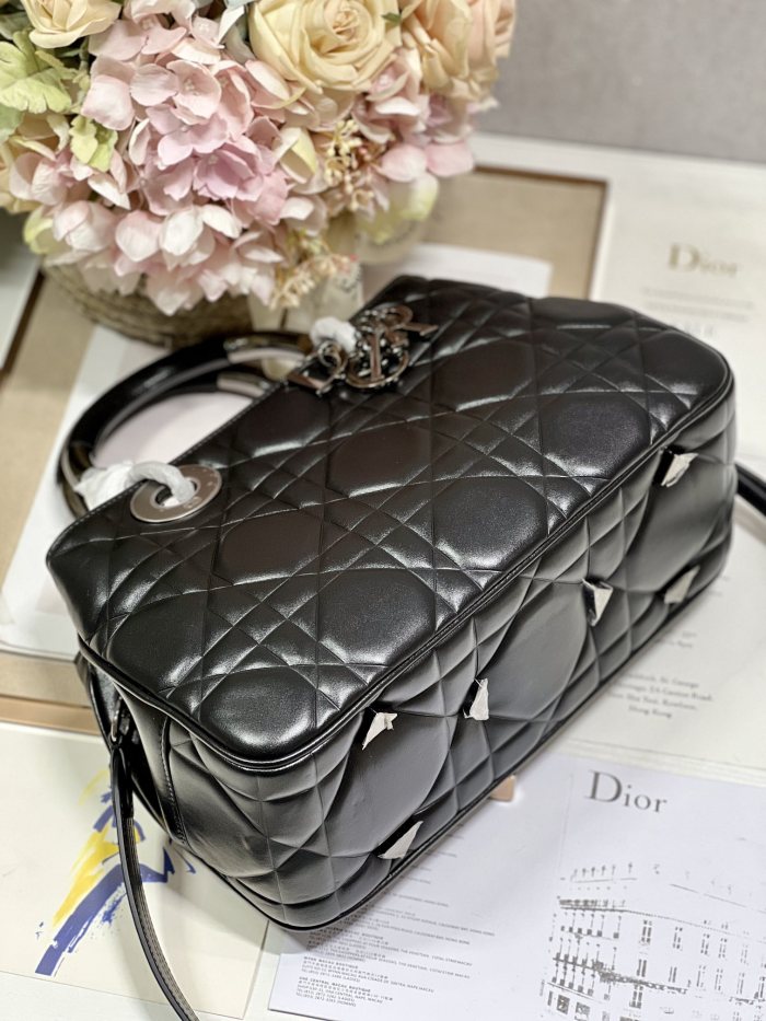 Handbag Dior 0062 size 30*18.5*11.5 cm