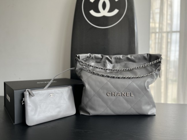 Handbag Chanel size 39cmx42cmx8 cm