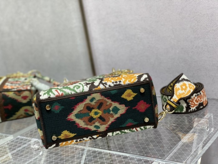 Handbag Dior size 24 cm