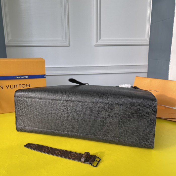 Handbag Louis Vuitton M30725 size 41-34-19 cm