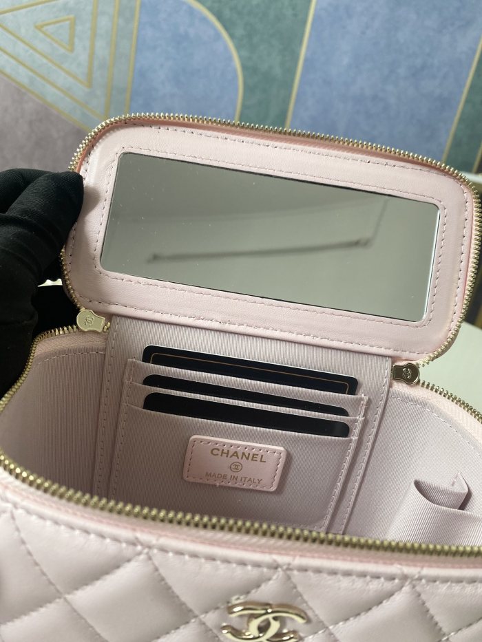 Handbag Chanel 81192 size 9.5-17-8 𝗰𝗺