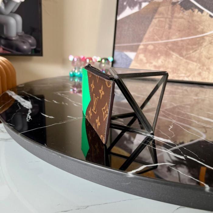 Handbag Louis Vuitton M81627 size 8*14.5*1 cm