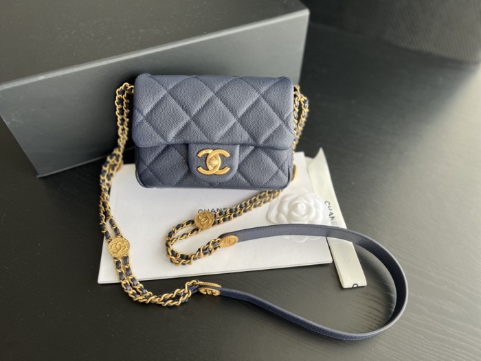 Handbag Chanel AP3368 size 18 cm