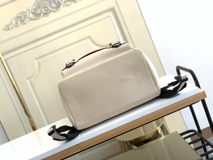 Handbag Louis Vuitton M58644 size 30 x 42 x 17 cm