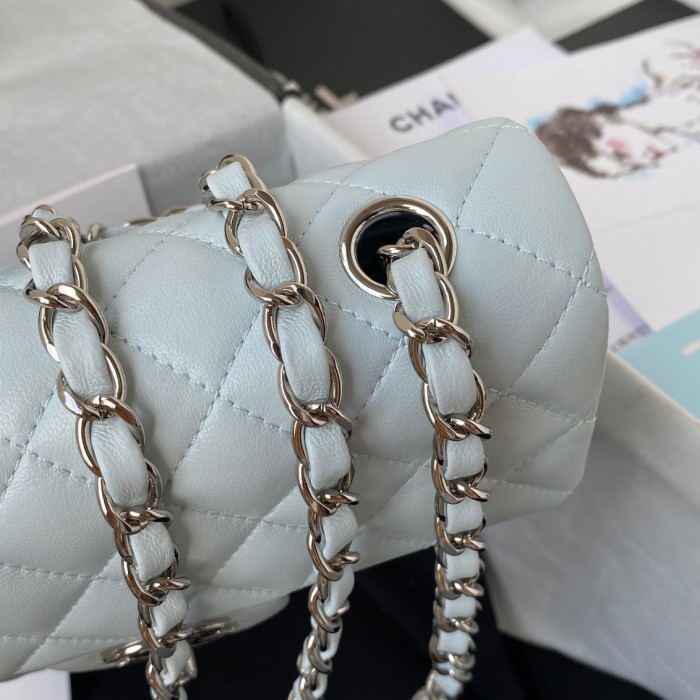 Handbag Chanel size 20 cm