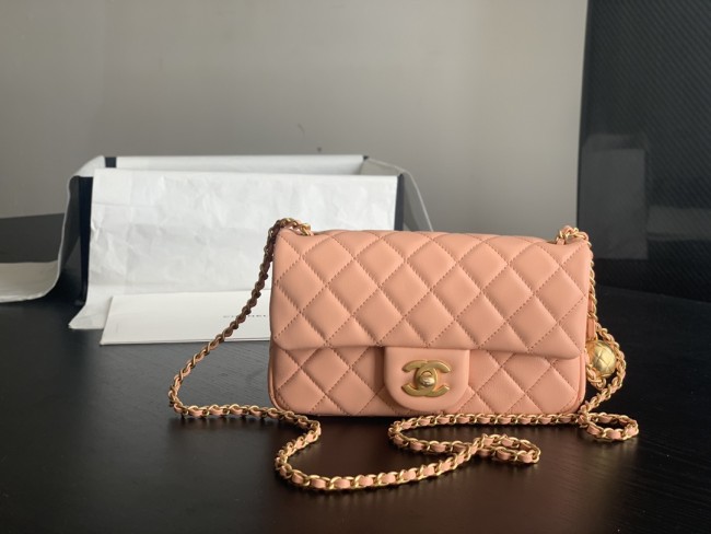 Handbag Chanel size 20 cm