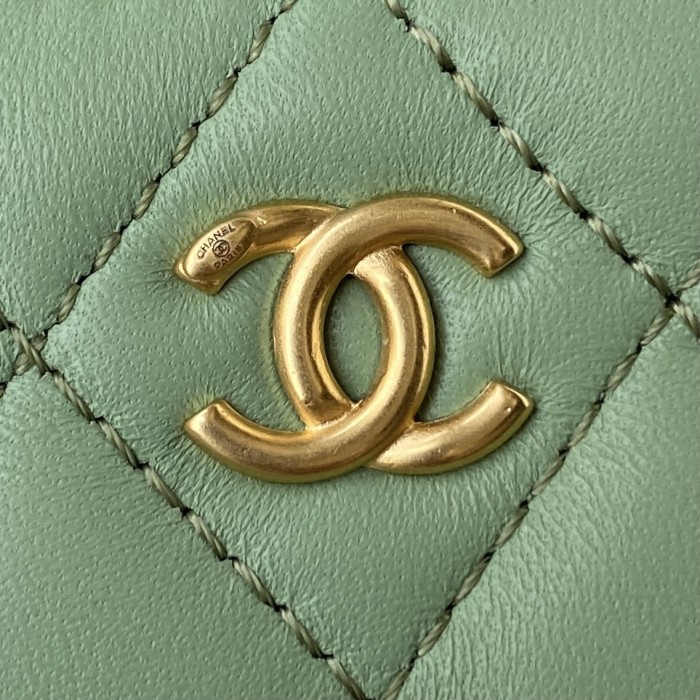 Handbag Chanel AS2463 size 14x10x5.5 cm