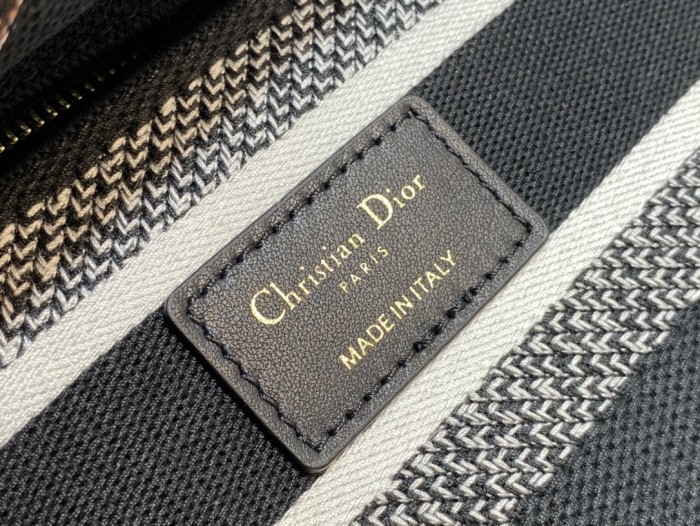 Handbag Dior size 24*11*20 cm