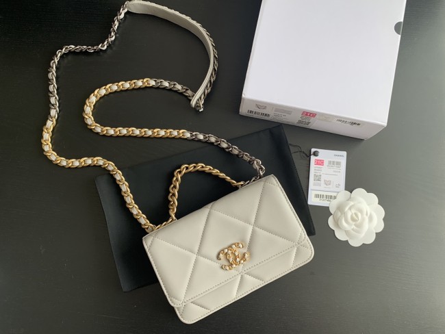 Handbag Chanel 0957 size 19 cm