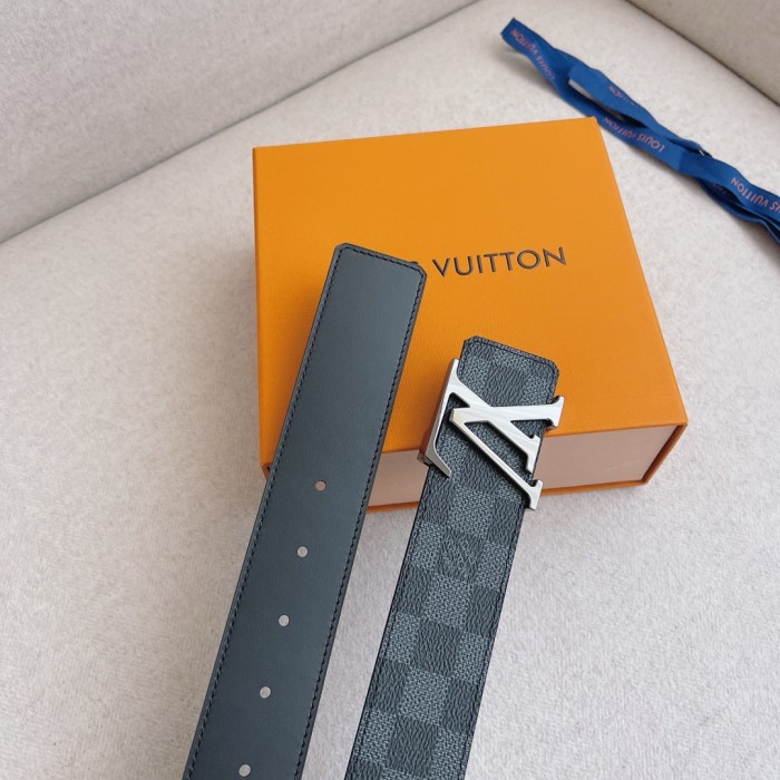 Louis Vuitton Belt 1 (width 4cm)