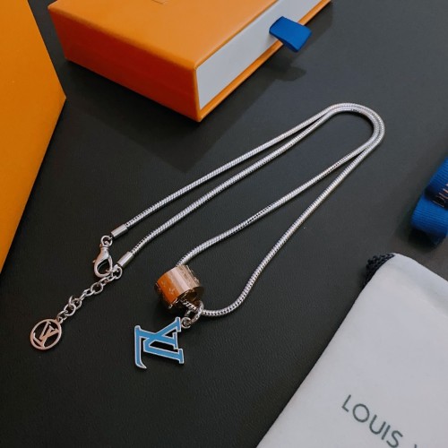 Clothes Louis Vuitton 56