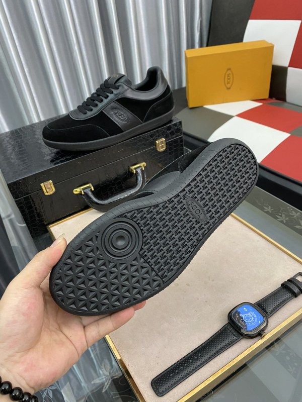 TOD'S Tabs Sneaker 1