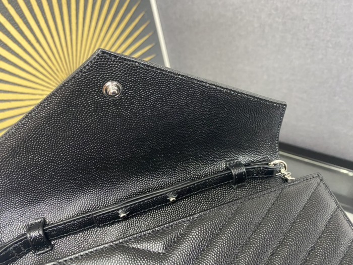 Handbags SAINT LAURENT 377828 size 22.5x14x4 cm