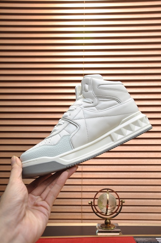 Valentino Garavani One Stud high-top sneakers 2