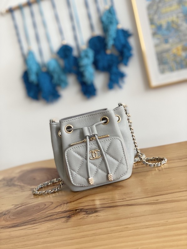 Handbag Chanel 2913 size 12.5*10*7.5 cm