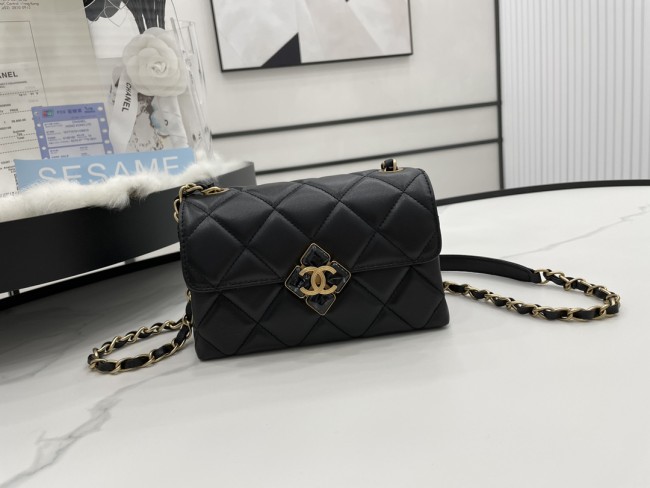Handbag Chanel AS2633 size 18*7*12 cm