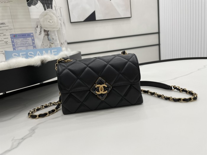 Handbag Chanel AS2633 size 18*7*12 cm