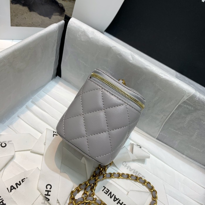 Handbag Chanel 81136 size 10.5 8.5 7 cm