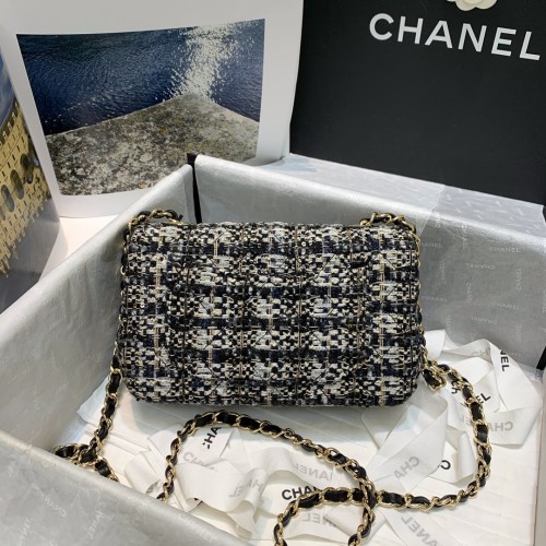 Handbag Chanel A69900 size 20 cm