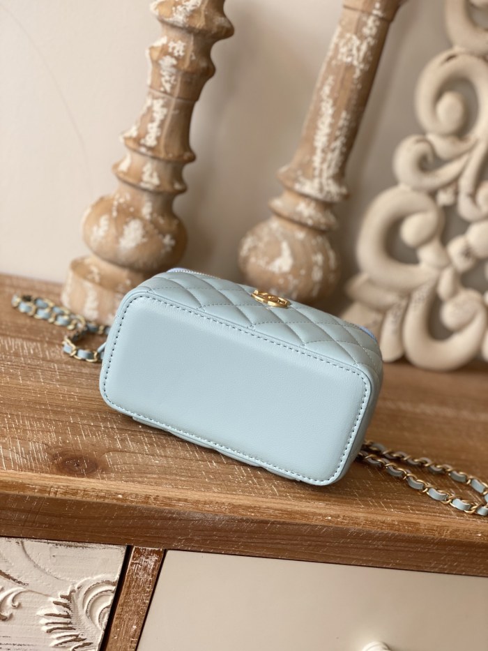 Handbag Chanel 81195 size 16 9.5 8 cm