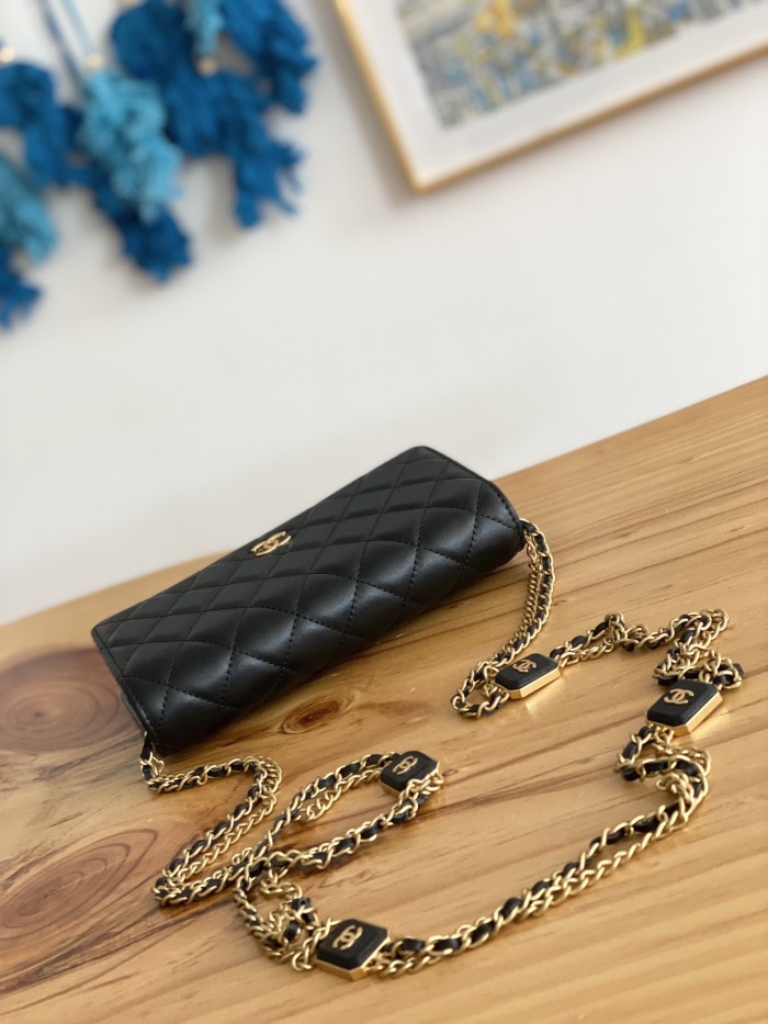 Handbag Chanel 81217 size 19.2 12.3 3.5 cm