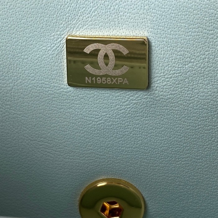 Handbag Chanel size 17 cm