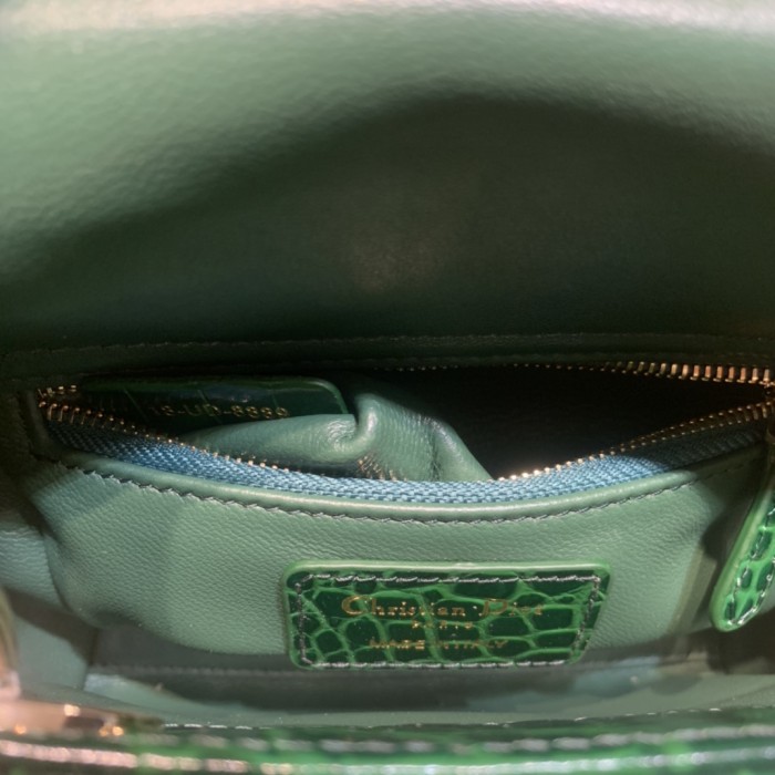 Handbag Dior size 17 x 7.5x 14 cm