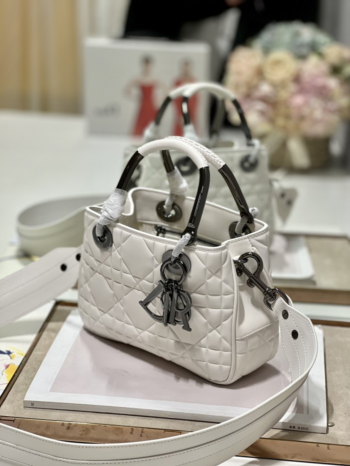 Handbag Dior 1202 size 23×26×8 cm