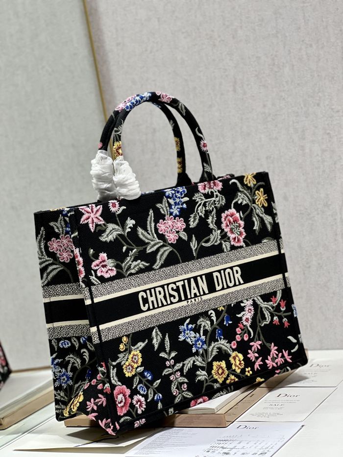 Handbag Dior 1286 size 42×35×18.5 cm