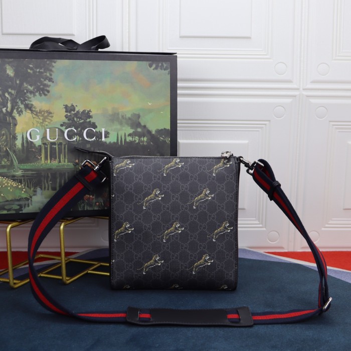 Handbag Gucci 523599 size 21-23-4 cm