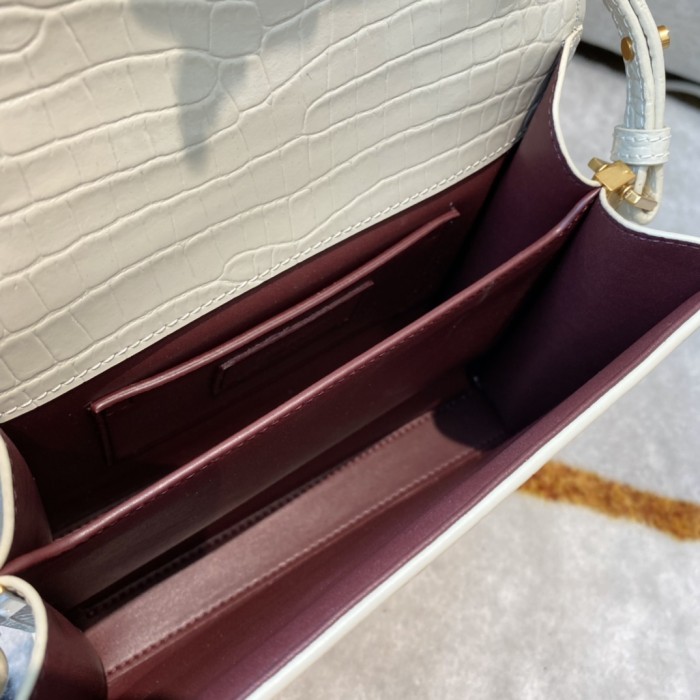 Handbags SAINT LAURENT 602716 size 20x16x7.5 cm