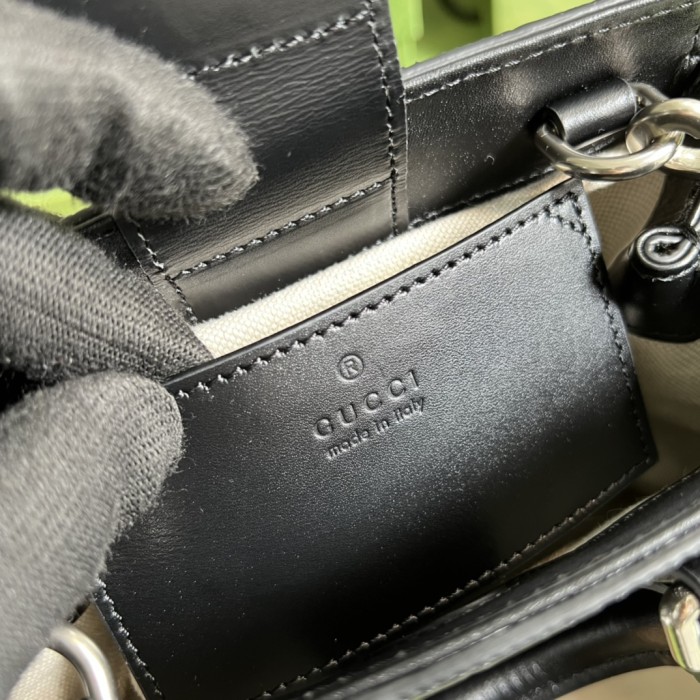 Handbag Gucci 696010 size 16*20*7 cm