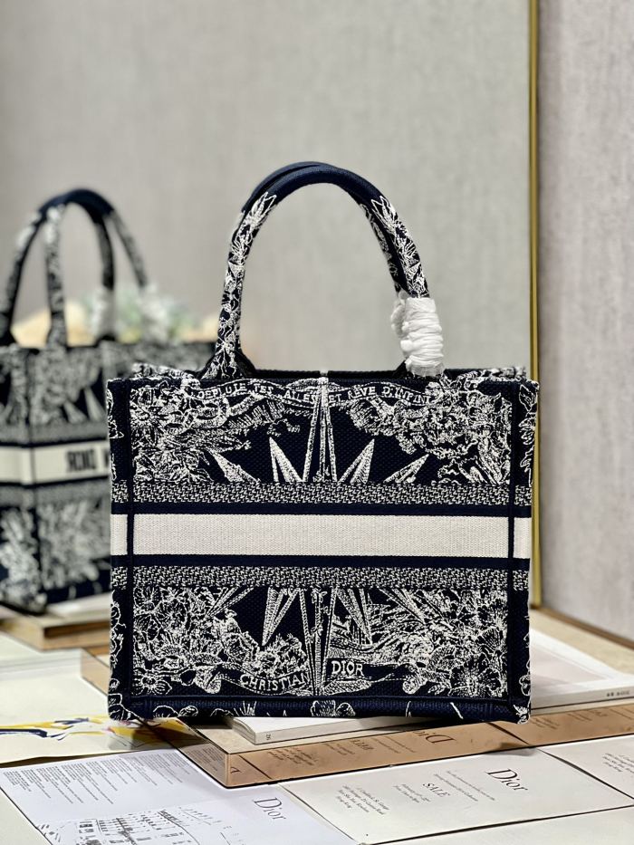 Handbag Dior 1265 size 26.5×21×14 cm