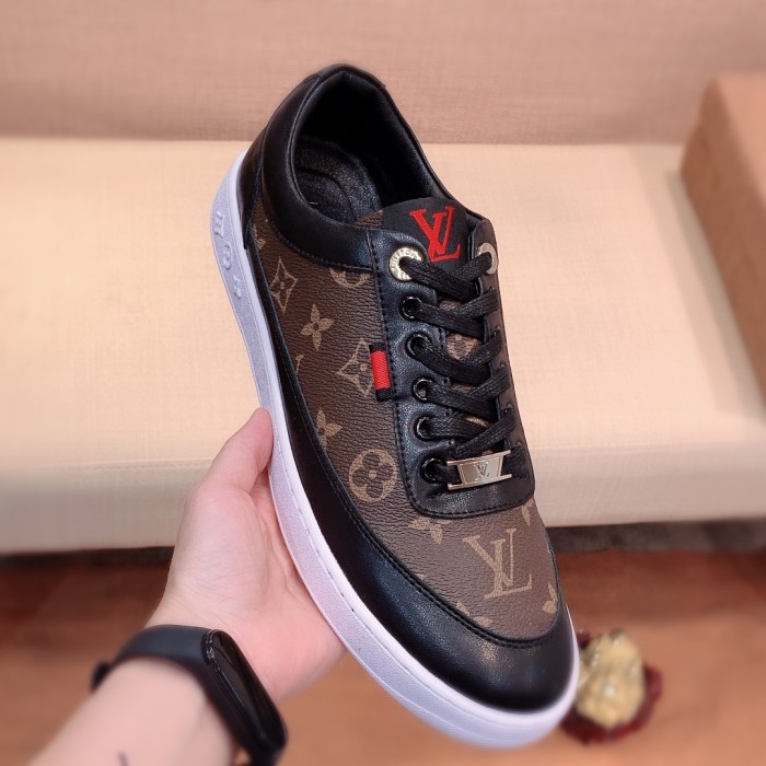 Louis Vuitton Low Top sneaker 86