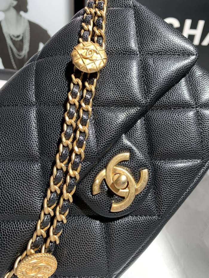 Handbag Chanel size 22 cm