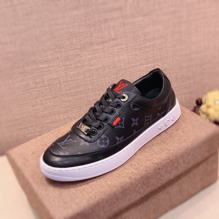 Louis Vuitton Low Top sneaker 85
