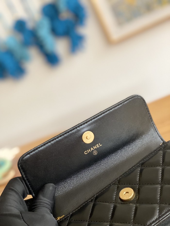 Handbag Chanel 81238 size 16 cm