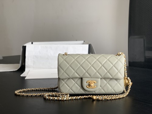 Handbag Chanel size 20 cm
