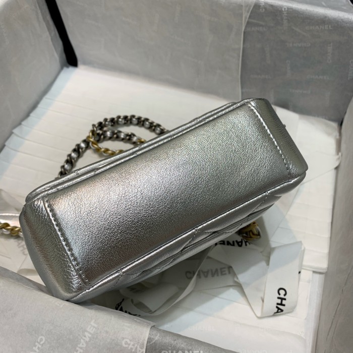 Handbag Chanel AS2733 size 17 12.5 5 cm