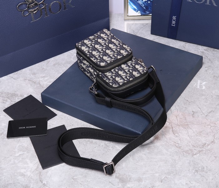 Handbag Dior 93326 size 10*17*5 cm