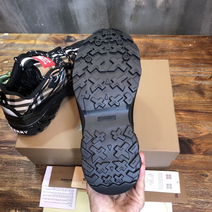 Burberry Arthur Vintage Sneaker 35