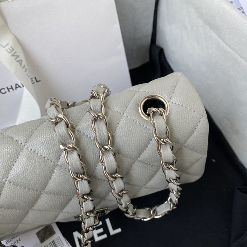 Handbag Chanel size 20 cm
