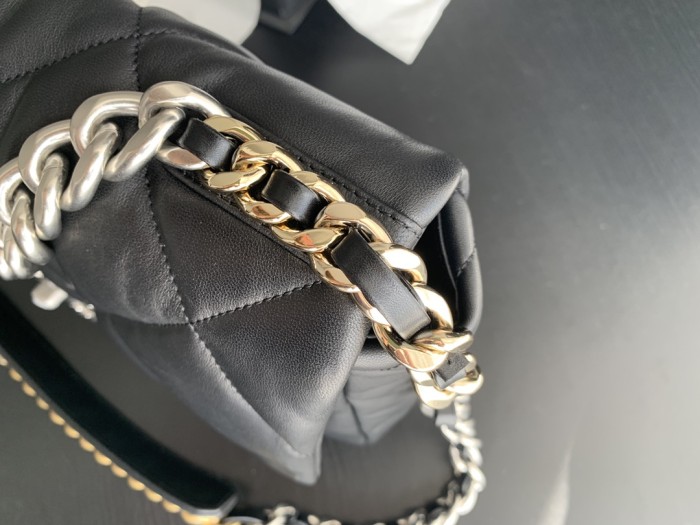 Handbag Chanel size 26cmx16cmx9 cm