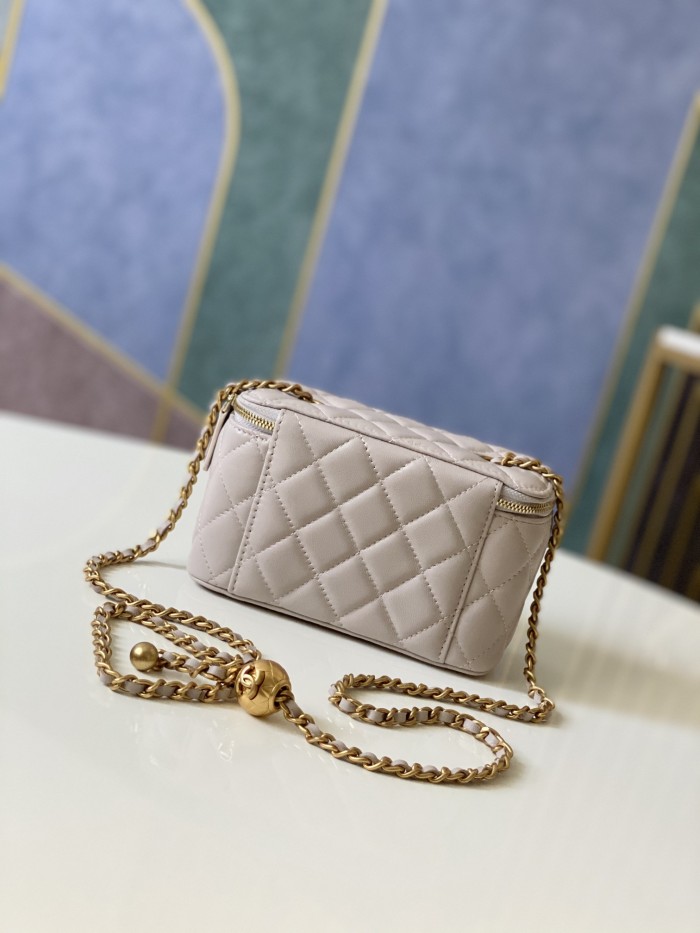 Handbag Chanel 81138 size 16 9.5 8 cm