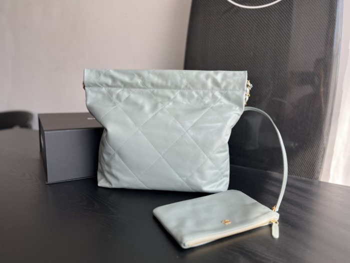 Handbag Chanel size 35cmx37cmx7 cm